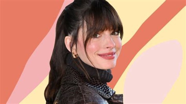 Anne Hathaway's Grown-Out Curtain Bangs Are Giving Us Andy Sachs Nostalgia |