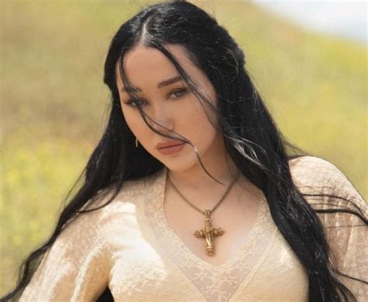 Is Noah Cyrus Trans